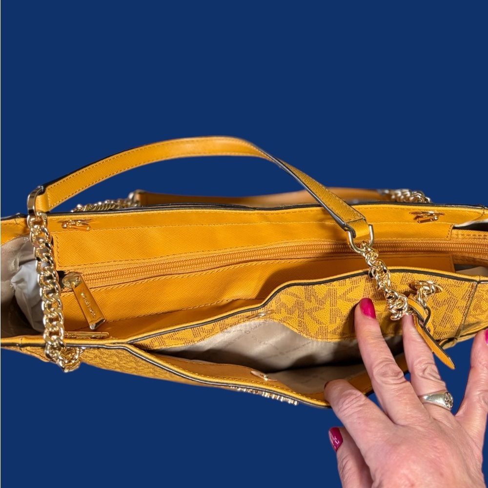 Michael Kors-NWOT Jet Set Logo Shoulder Bag Marigold/Signature Print. Gold chain - Picture 9 of 16